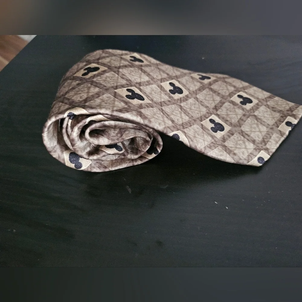 Walt Disney Muckey Mouse Men's Brown Silk Geometric Necktie.